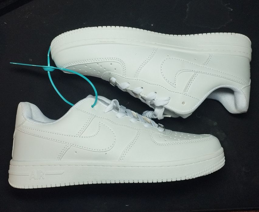 Nike Air Force 1 білі кросівки