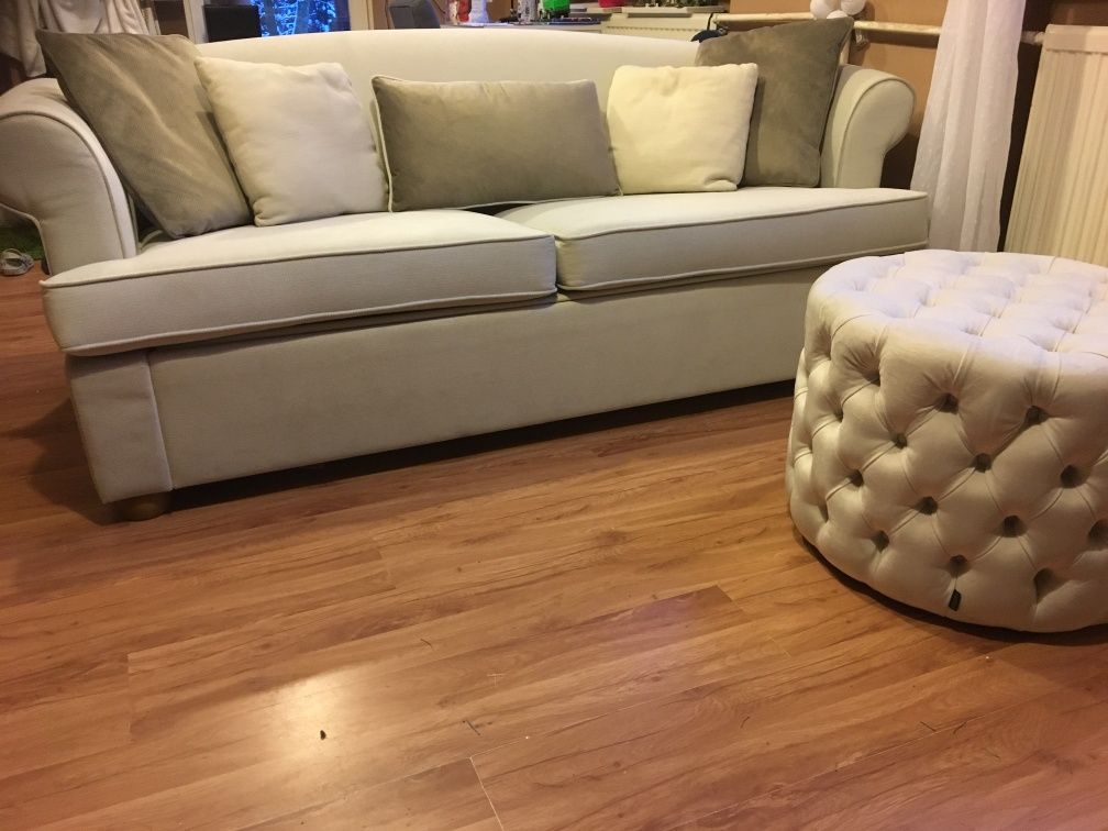 Sofa rozkładana z funkcją spania.