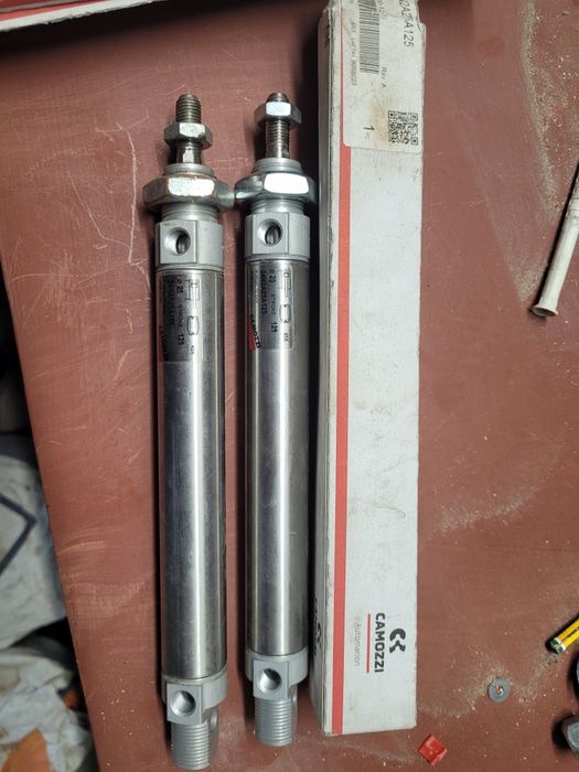 Siłowniki pneumatyczne FESTO I INNE