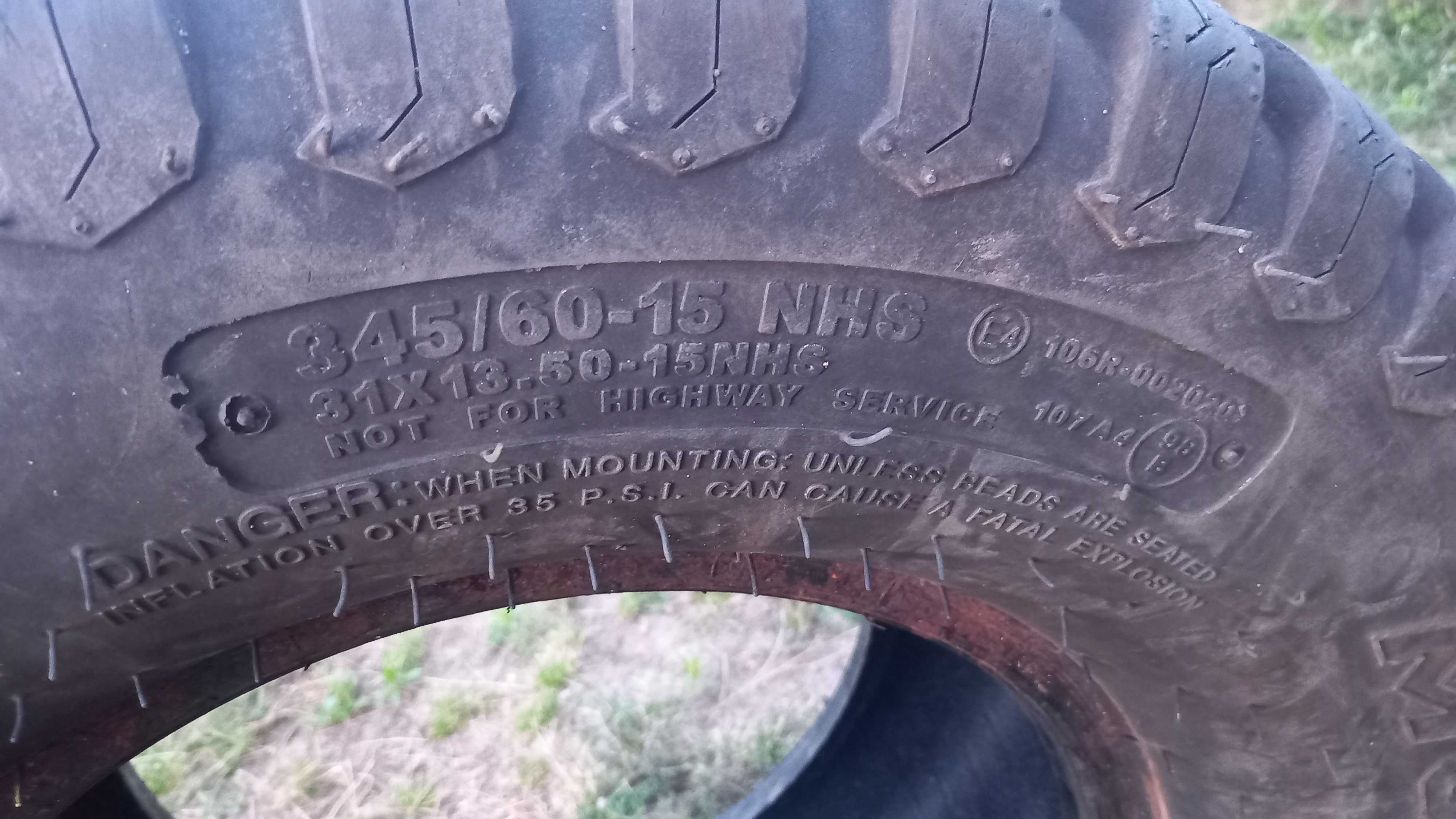 Opony trawiaste 2szt. CARLISLE 31x13.50-15 używane, 345/60-15 USA