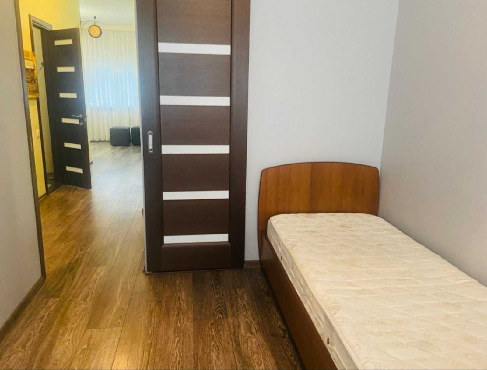 Продам 2 ком современную квартиру,  мебель техника  в Киевском районе