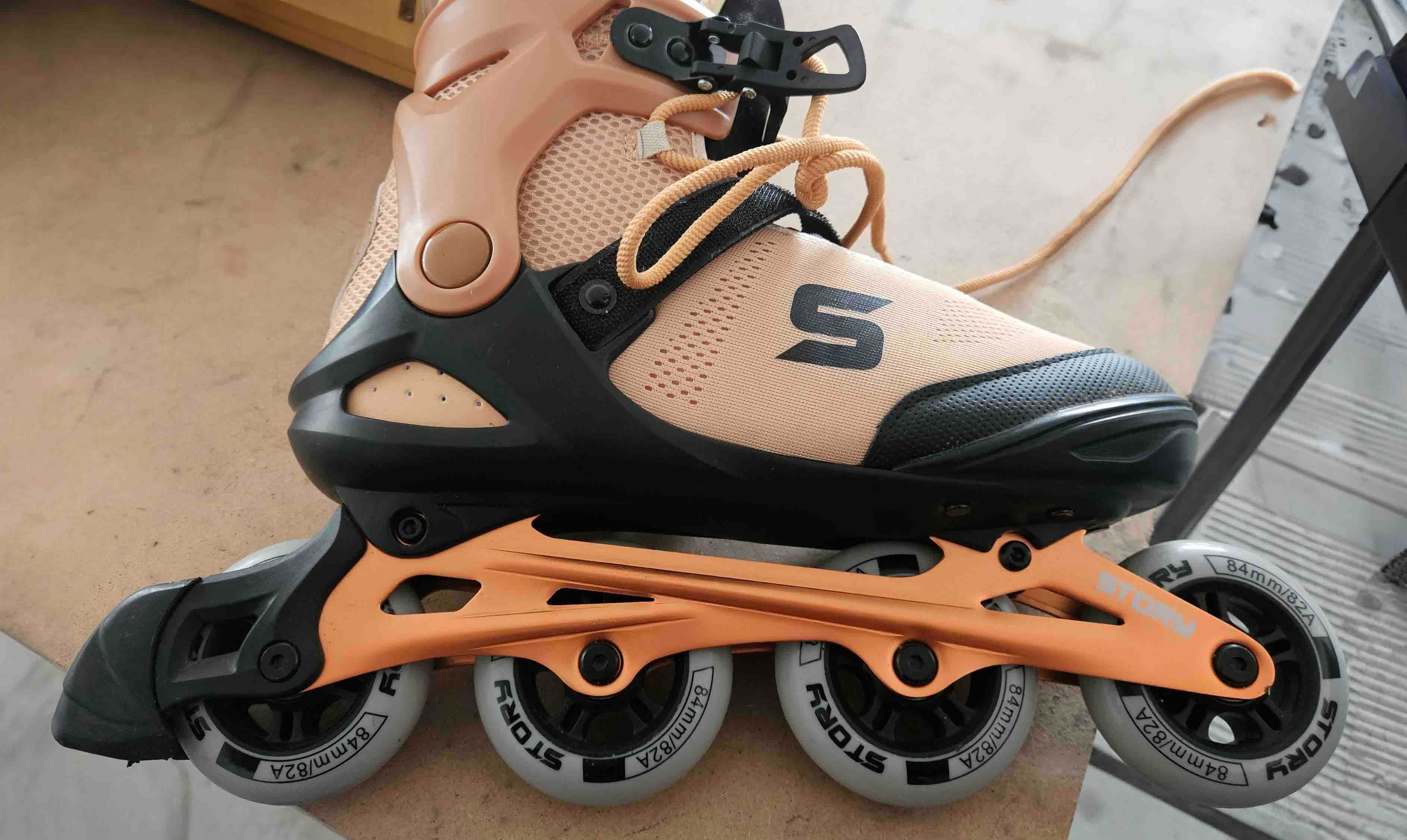 Skates em linha novos