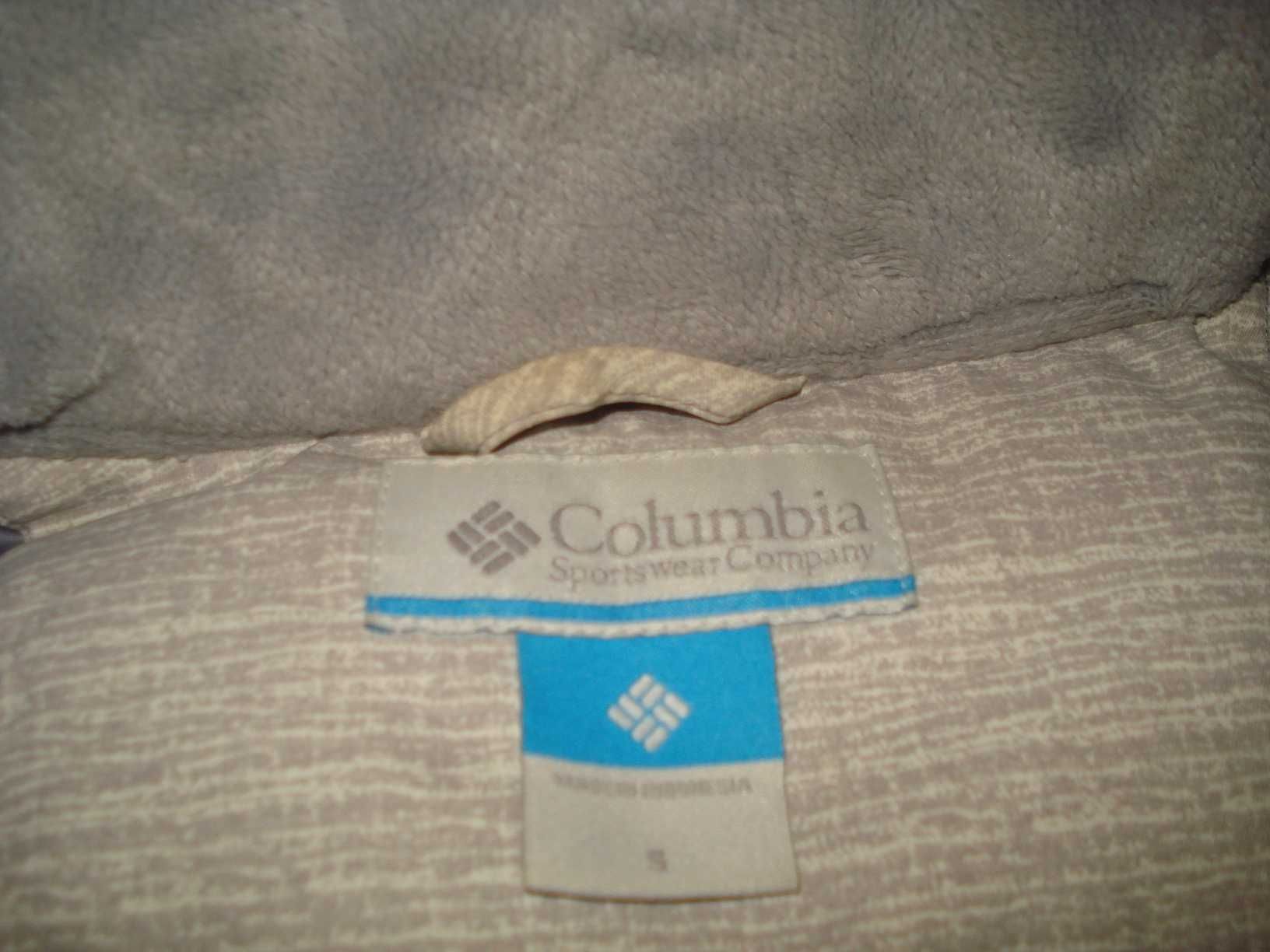 Продам  женский пуховик  Columbia  размер  42 - 44 .