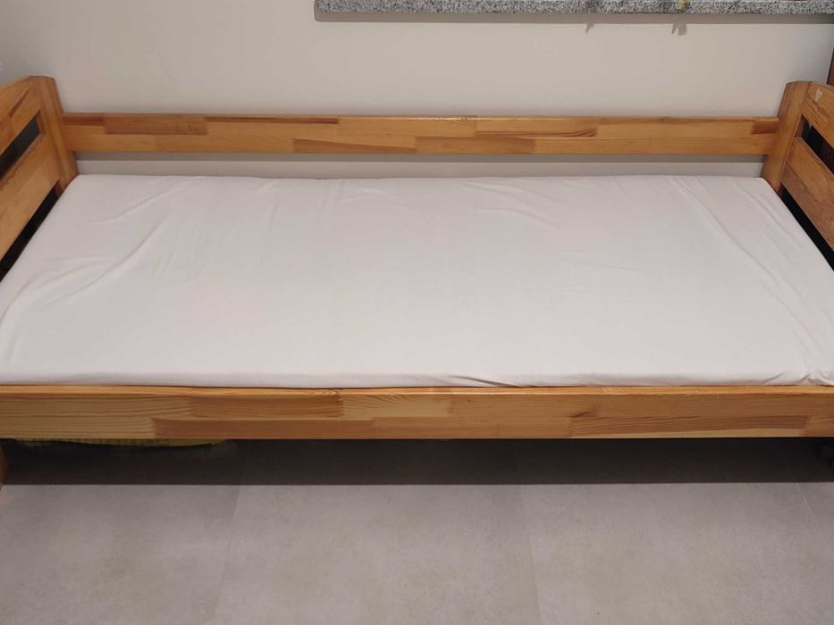 Łóżko z materacem i szufladą 185x85