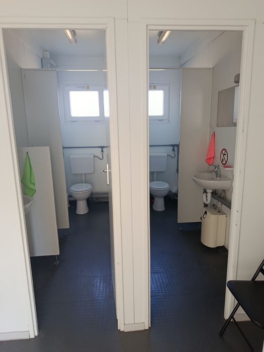 Zestaw 4 kontenerów 60m2 WC socjalny biurowy mieszkalny kuchania