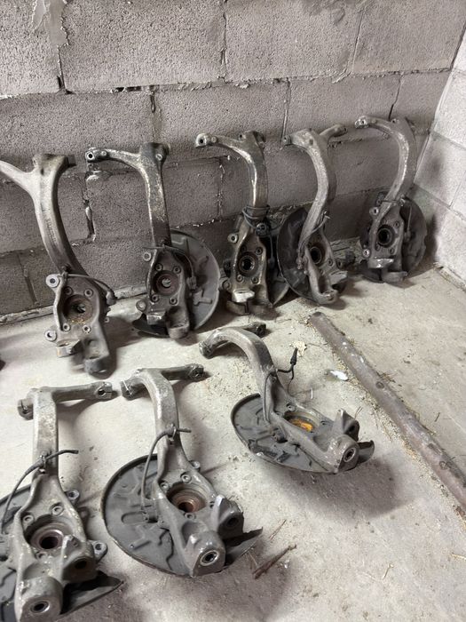 Цапфа, повороткий кулак Ауді а6 с5, а4 б6, а4 б7, а6 с6, а8 д3,а6 с7