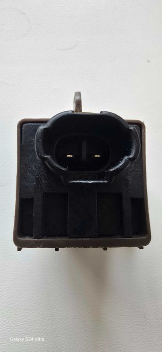 Тойота ЛК200 зумер (сигнал) відкриття багажника .