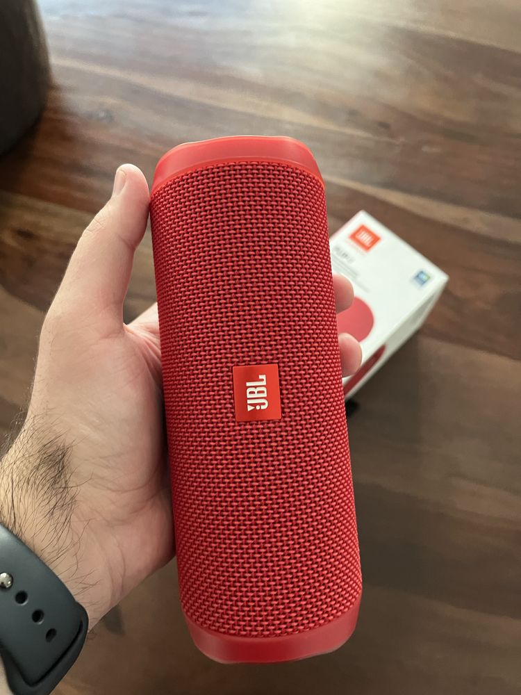 JBL Flip 4 Com Caixa e cabo original