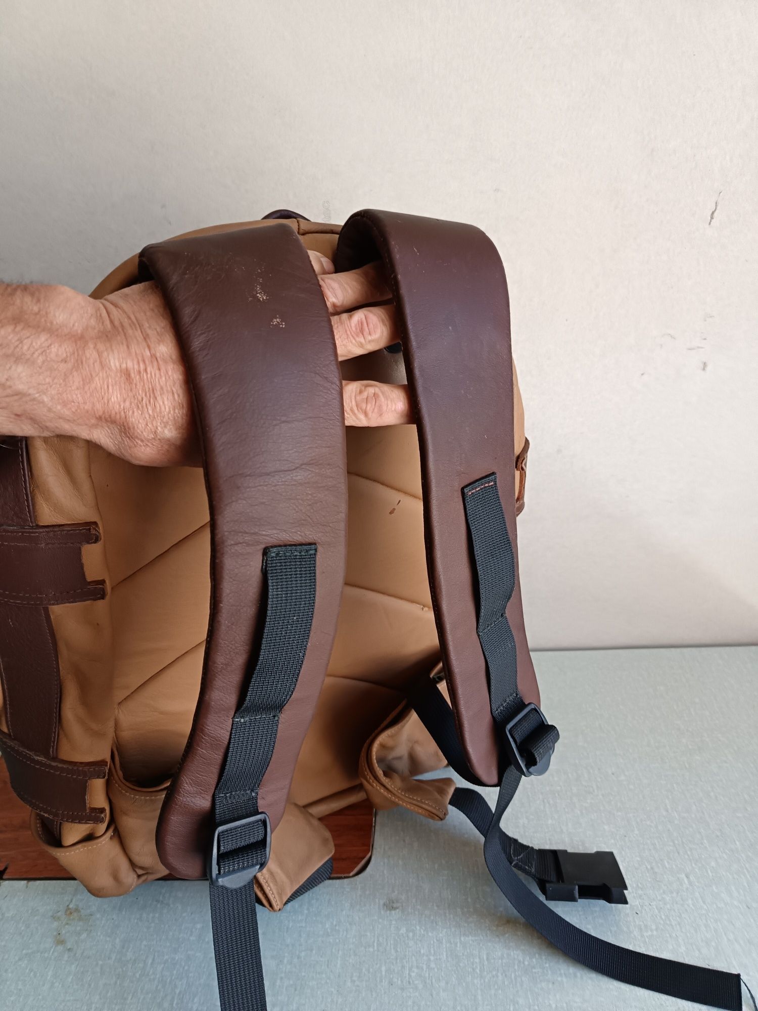 Mochila de cabedal