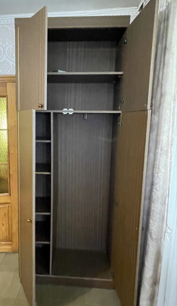 Бесплатно отдам стенку
