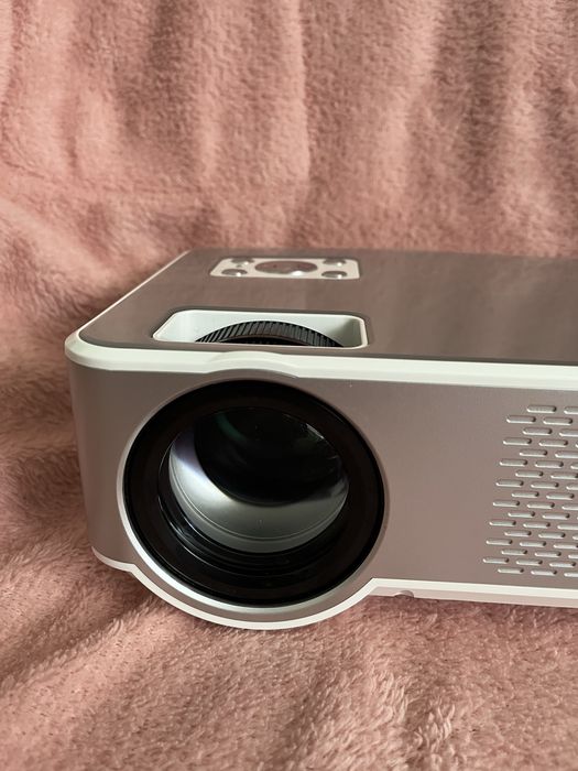 Krüger&Matz LED projector V-LED10