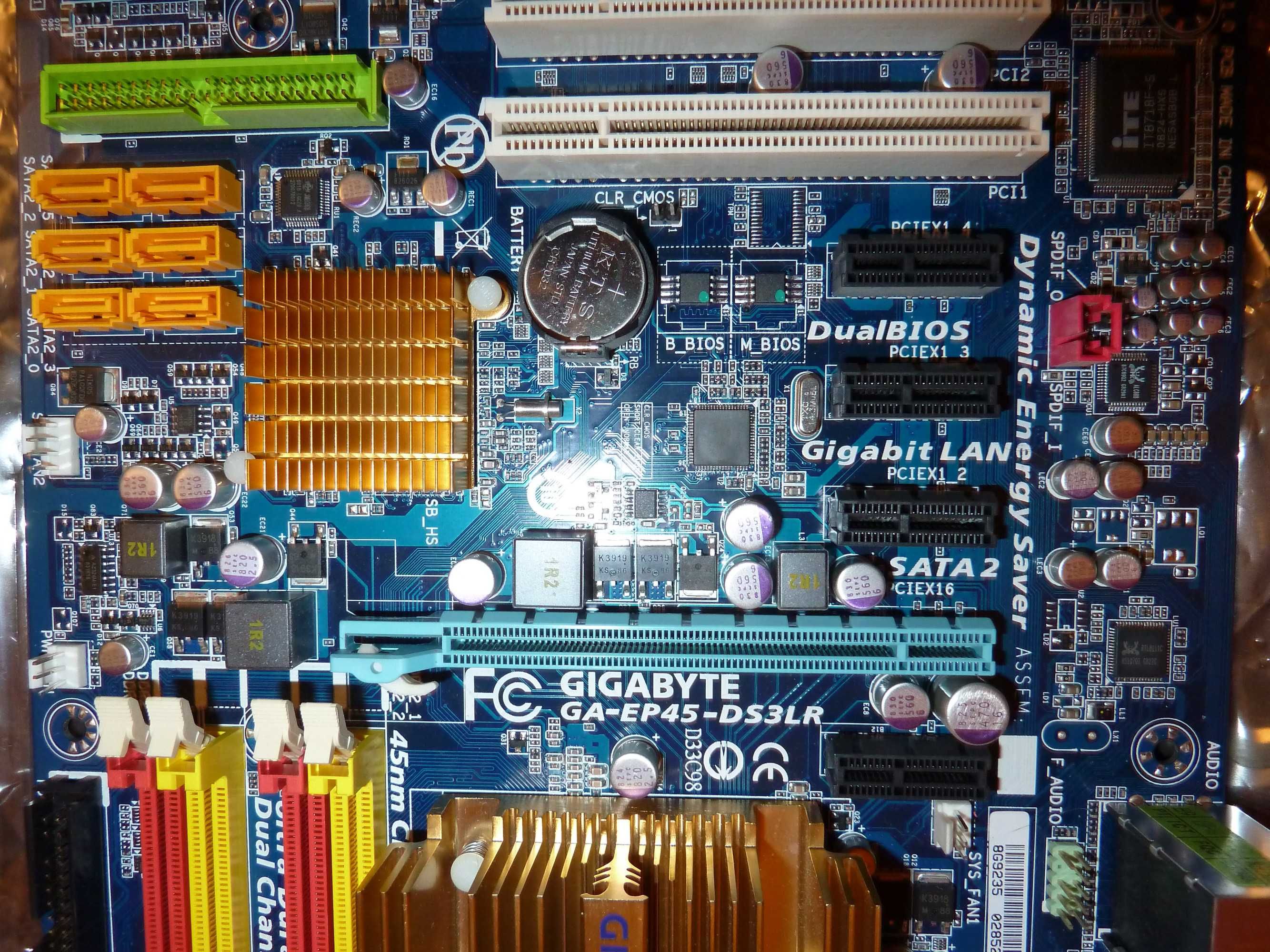 50 zł - płyta główna Gigabyte GA-EP45-DS3LR + Intel Core 2 Duo E7400