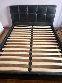 Skórzane łóżko 2m na 1,6m wraz z materacem używane