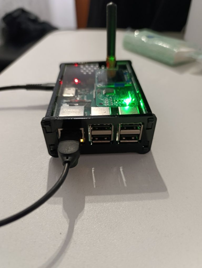 Sprzedam nowy hotspot DMR c4fm