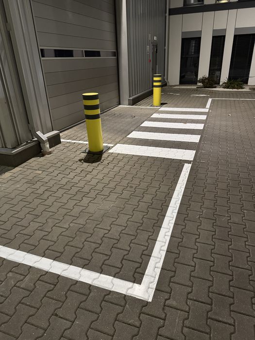 Malowanie Pasów Linii Oznakowania Poziome Parkingi Hale Magazyny