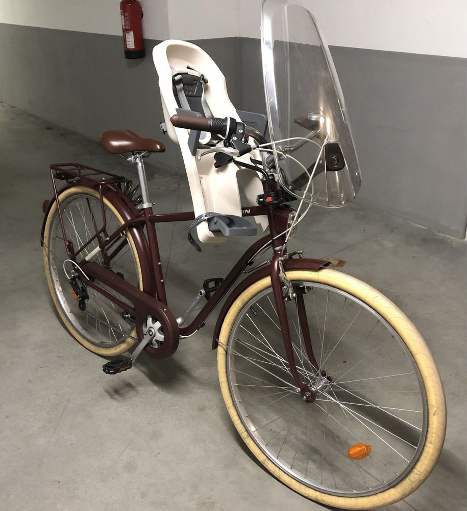 Cadeira porta-bebé e visiera para bicicleta