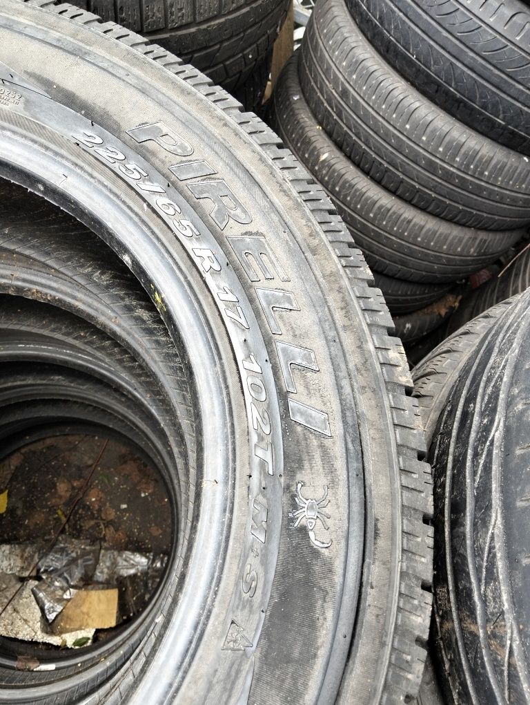 Резина зимова pirelli 225/65r17