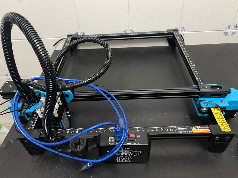 Máquina de gravação a laser