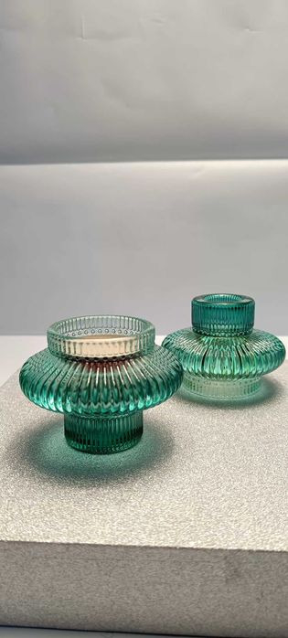 Dwa szklane świeczniki na podgrzewacz/świeczkę zielone