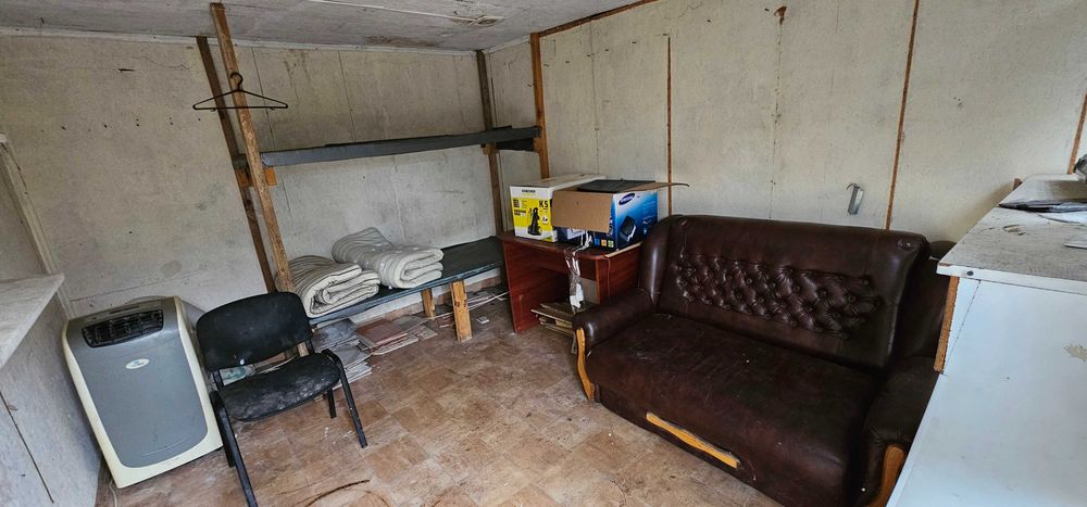 Битовка, вагончик будівельний, ларьок.