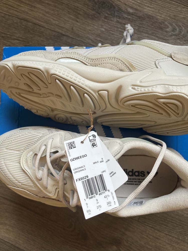 Adidas ozweego оригінал us 9.5 нові