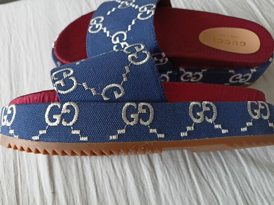 Klapki  damskie Gucci