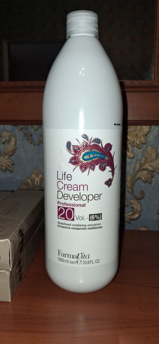 Фарба для волосся Farmavita, Brellil а також окисники Wella , Farmavit