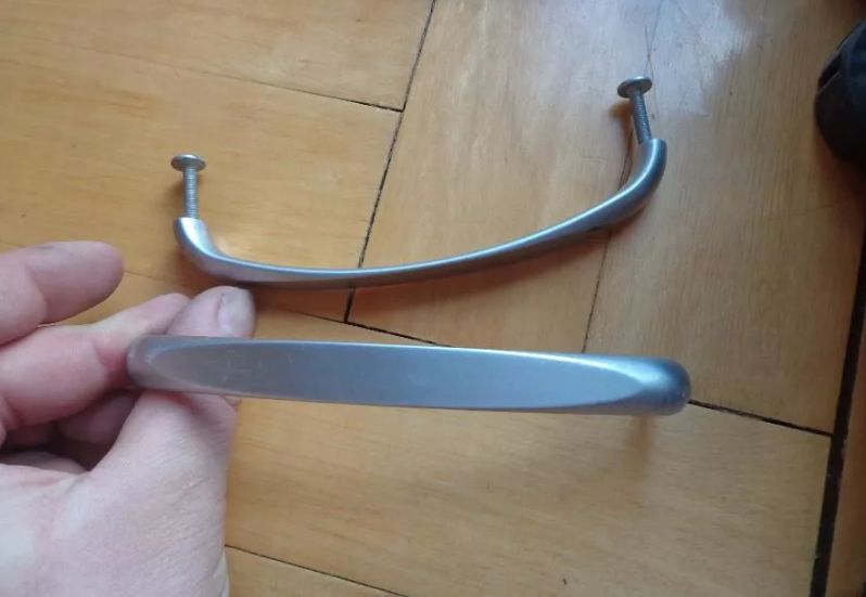 2 uchwyty do szafek srebrne matowe metalowe płaskie 13cm / 2,5cm