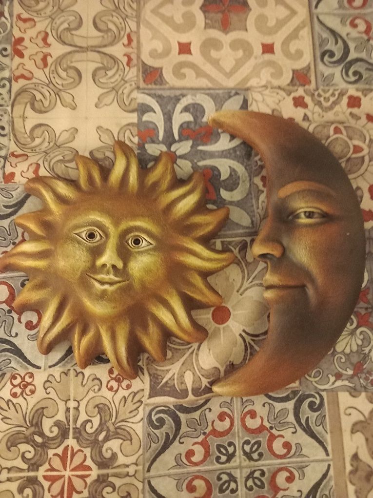 duas peças de decoracao interior ou exterior Sol e a Lua