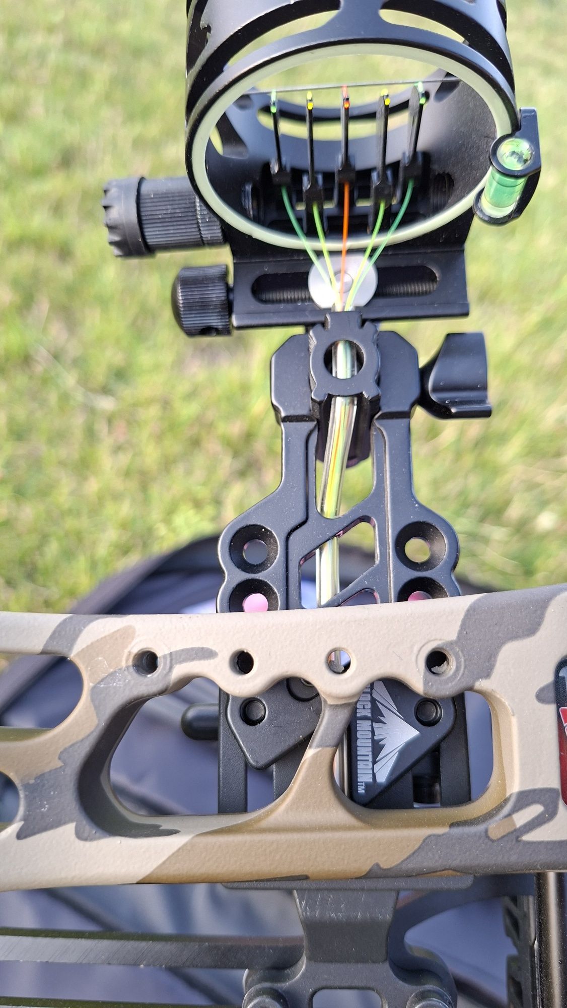 Łuk bloczkowy myśliwski PSE Stinger ATK Pro LH camo - zestaw