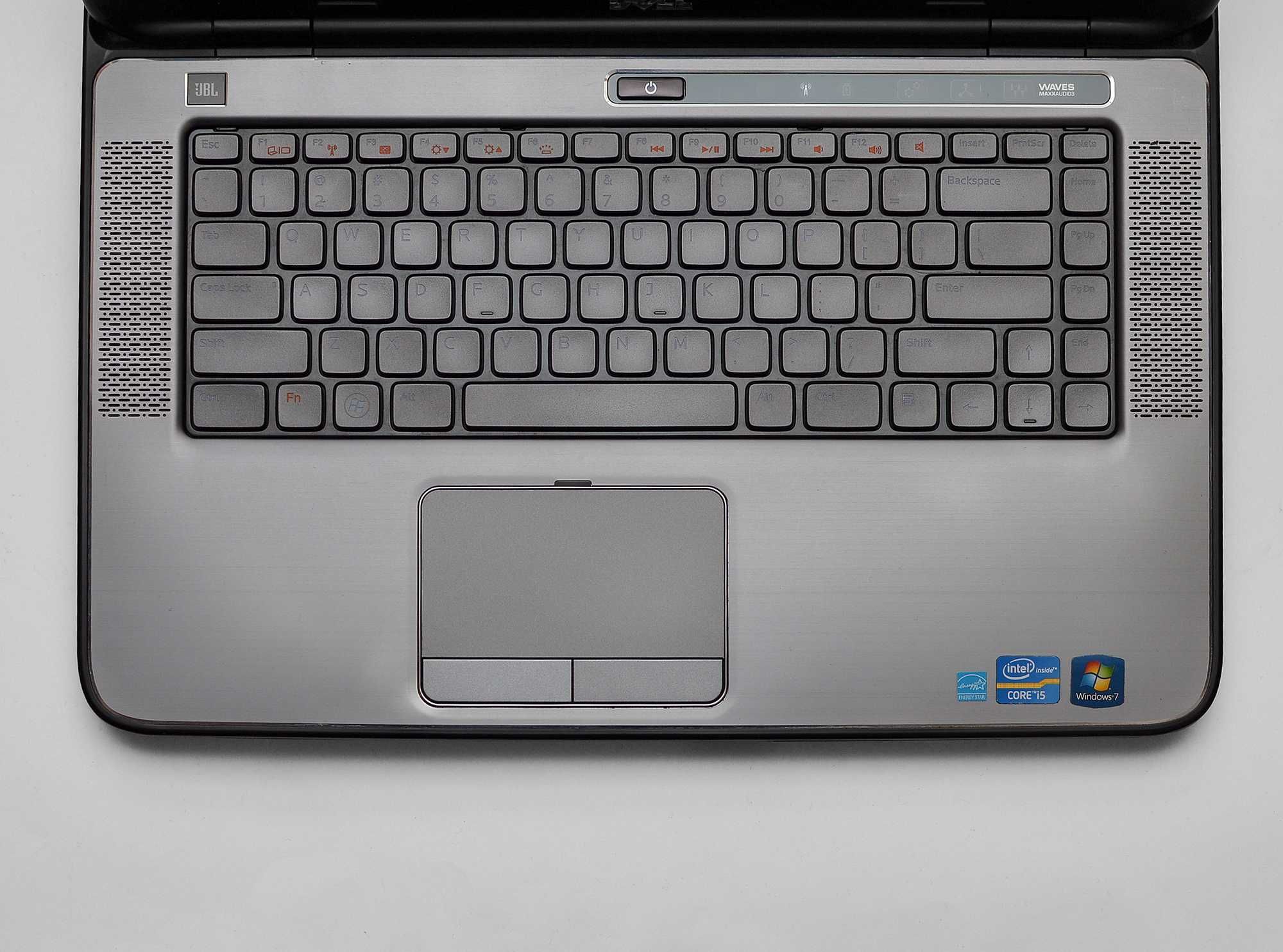 Ноутбук Dell XPS L502X i5 2410M,8gb RAM, SDD 128gb, Nvidia GT525M,JBL