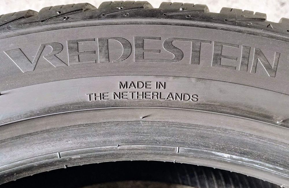 Шини зимові R20 275/40 Vredestein Quatrac Pro