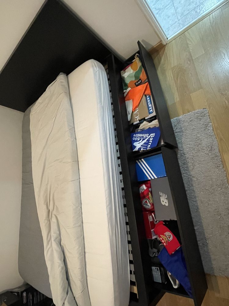 Cama casal com Colchao e Edredão Incluido