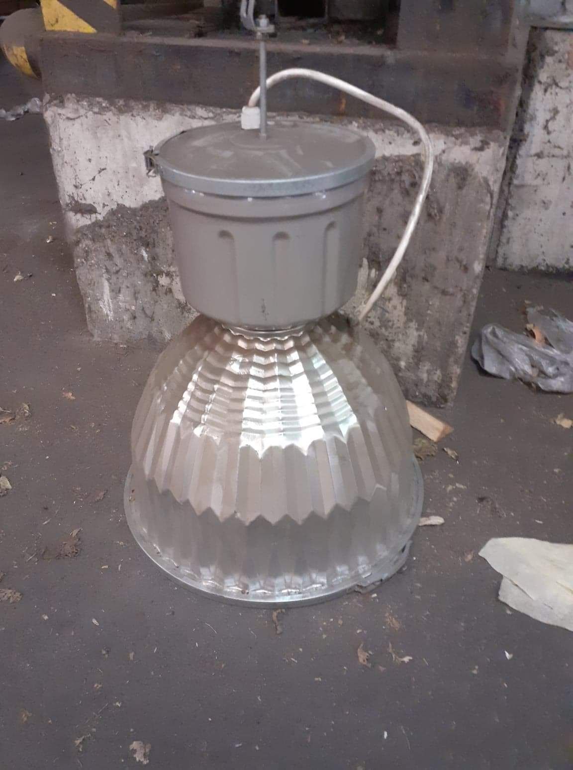Lampa loftowa z demontażu