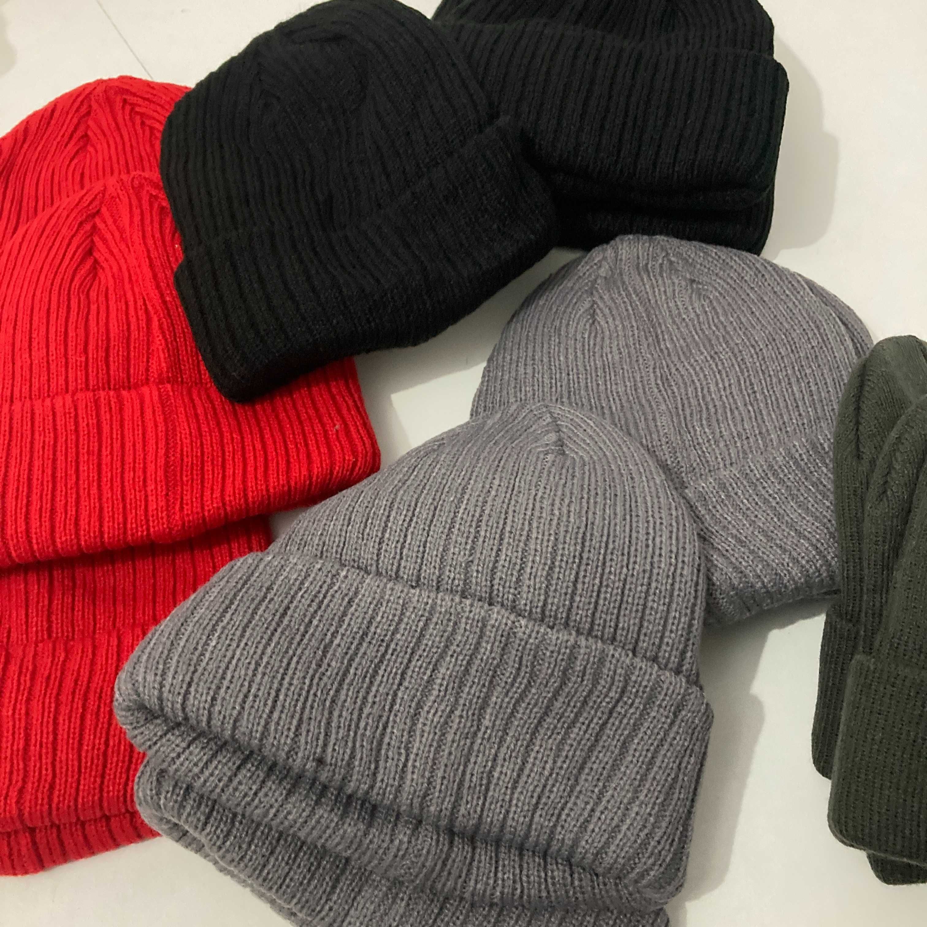 Gorros vermelho preto cinza (NOVOS)