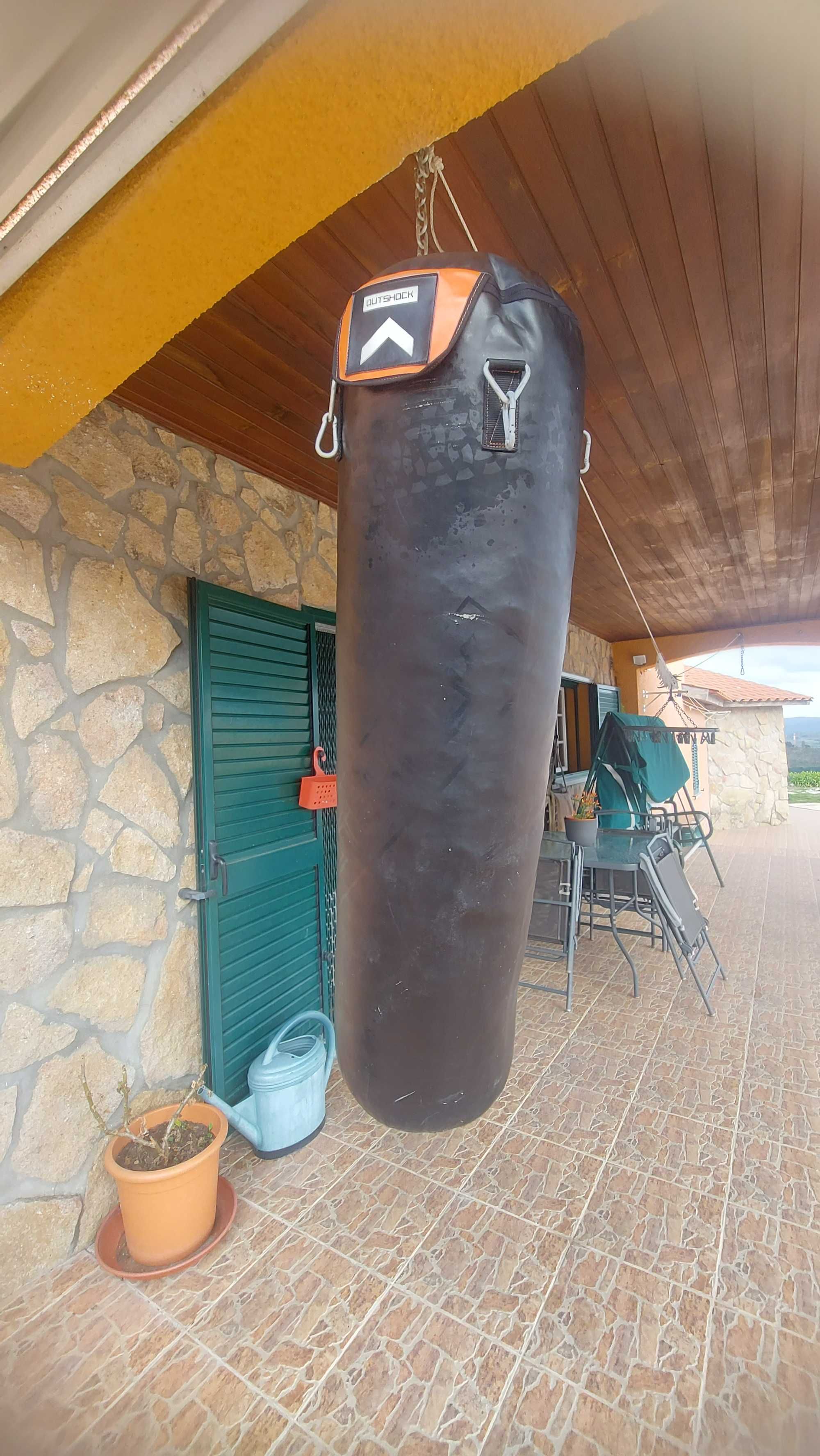 Saco de Boxe 32kg - 120cm (Com suporte de parede Incluído)
