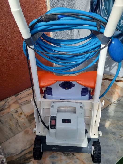 Aspirador de piscina