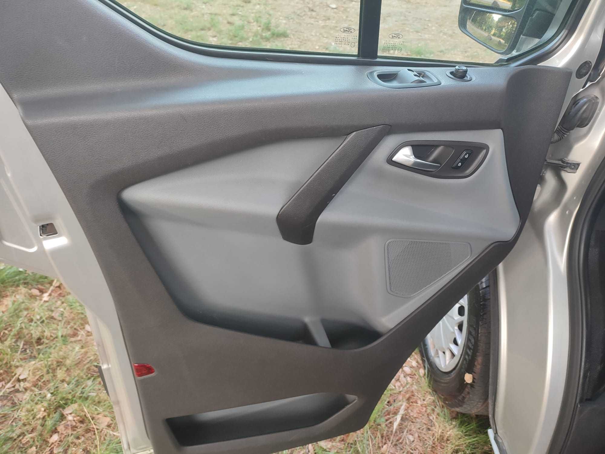 Ford Transit Custom 2.0 CV 9 lugares - apenas 150mil kms