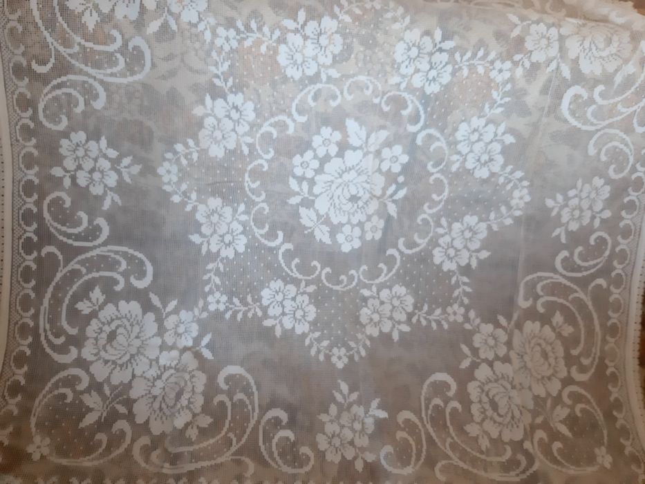 Дві нові штори 250х145, тюль 2 вида 300х150 і 245х170, накидка з тюліі