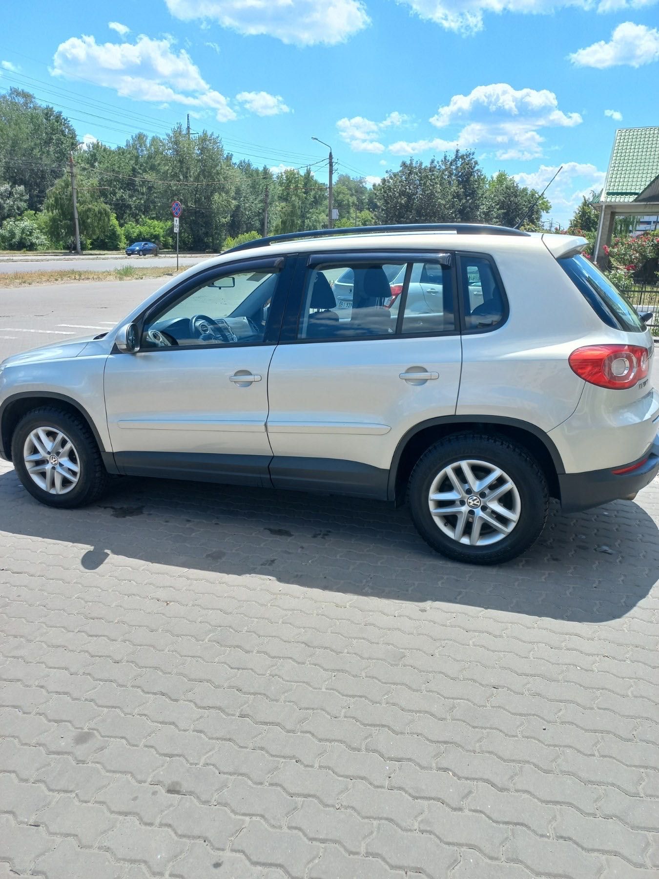 Volkswagen Tiguan, official, 2011 р. 2.0 tsi