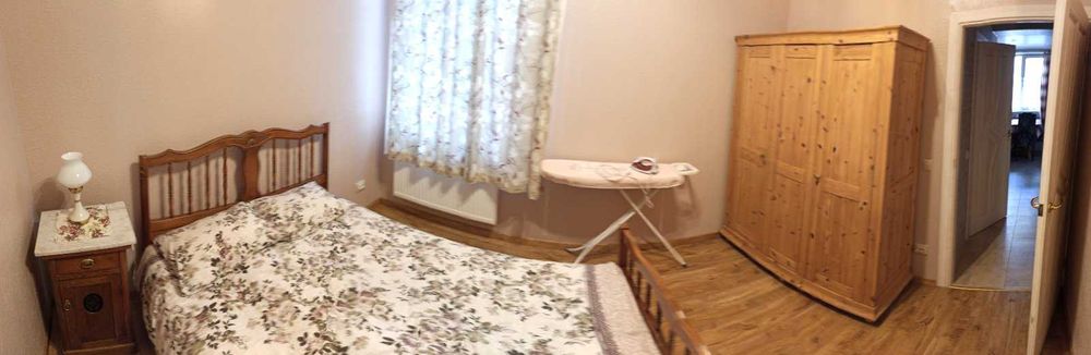 Частина будинку (5-6 чол) у старовинній виллі, центр, тераса, парковка