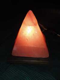 Соляная  лампа . Пирамидка