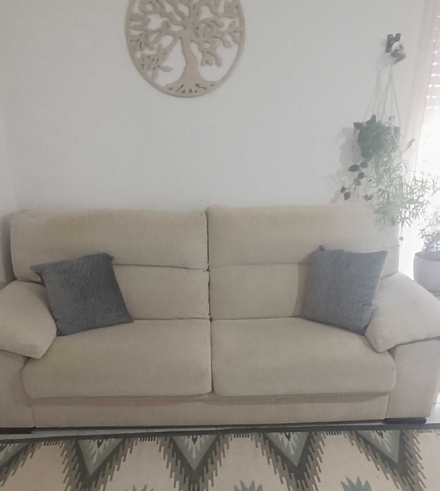 Sofá 3 lugares bege