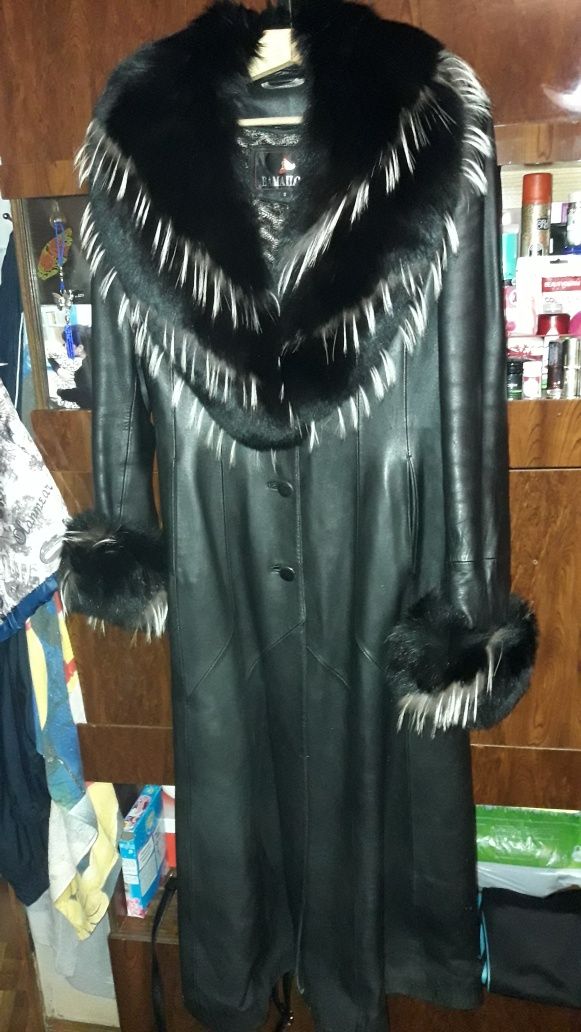 Натуральное кожаное пальто с мехом чернобурка осень-зима