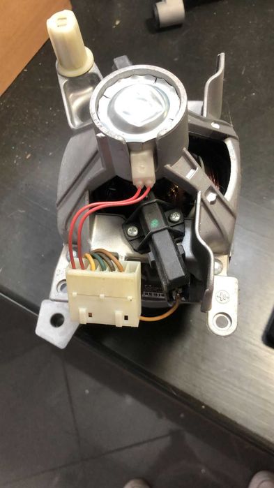 Motor M.L.Roupa Whirlpool AWM-7106