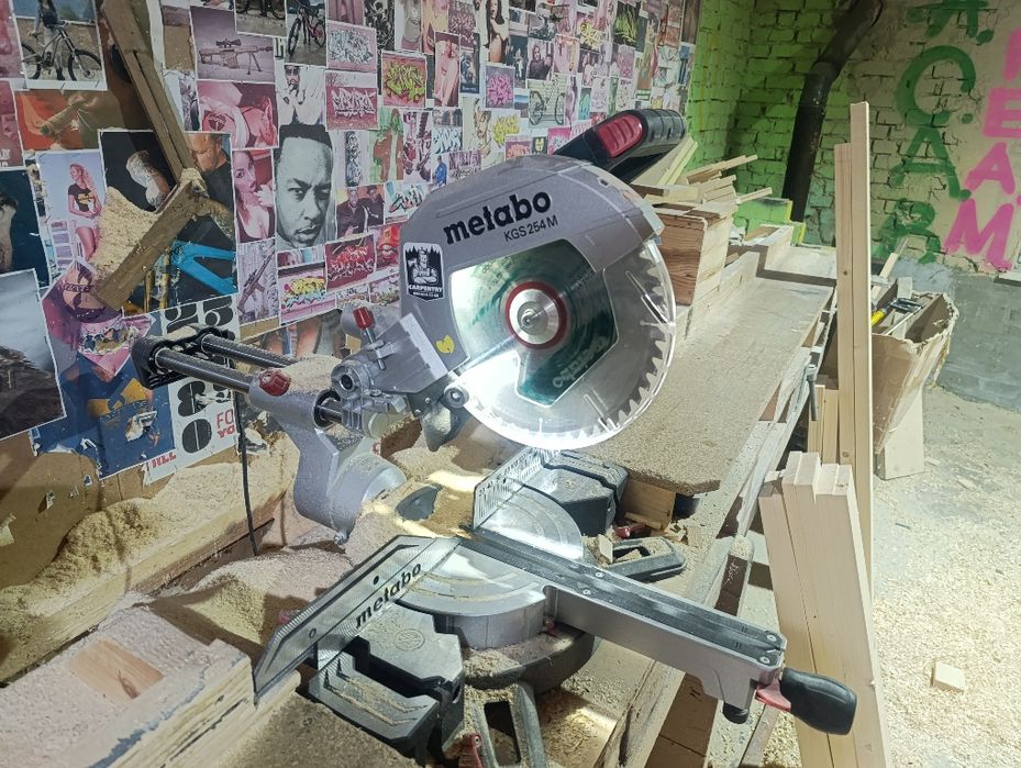 Metabo стрічкова шліфувальна машина, BAE 75 ,торцовка KGS 254M, пила