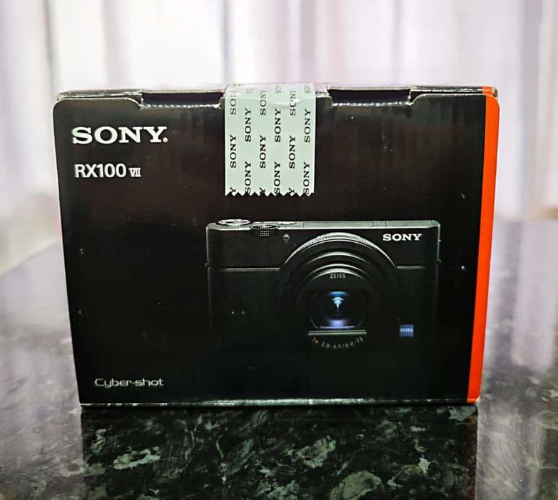 Sony RX100 VII (DSCRX100M7AB.CE3) |4K HDR|Sensor 1.0|2 anos Garantia