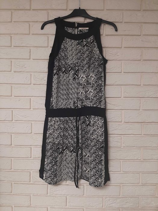 Sukienka na lato uniwersalna