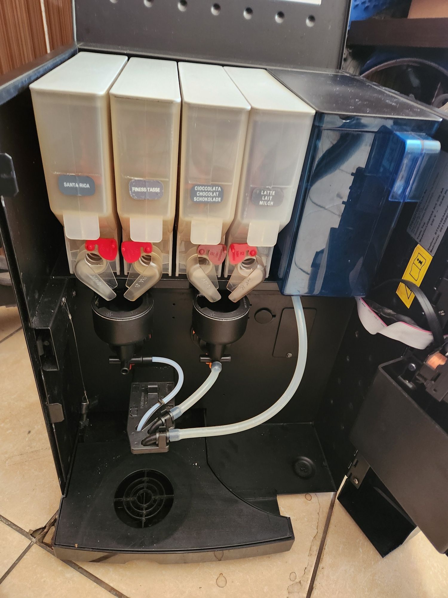 Komercyjny automat do napojów