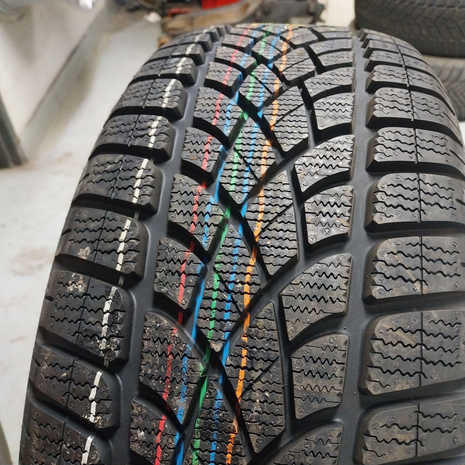 Opona Zimowa DUNLOP SP WINTER SPORT 3D 225/50R18 99H